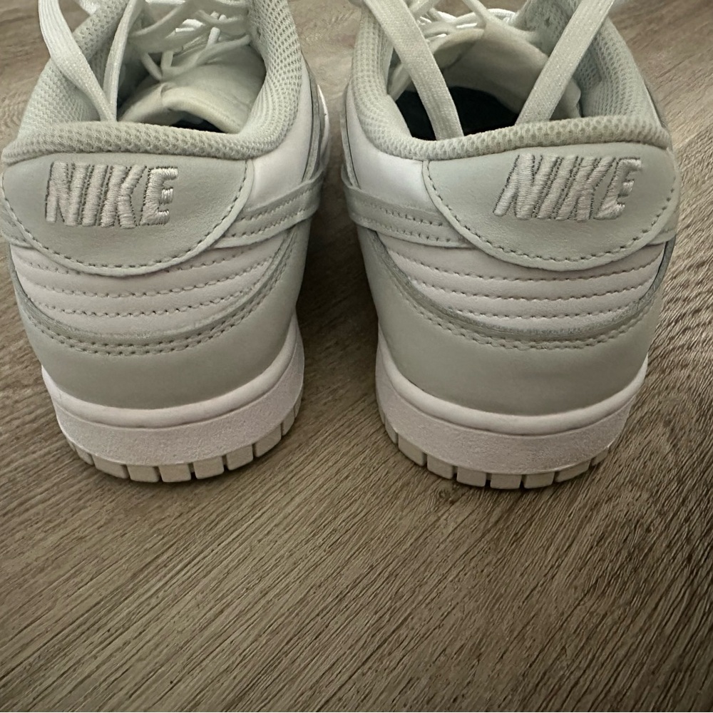 Nike Low-Top White Sneakers - Picture 3 of 5